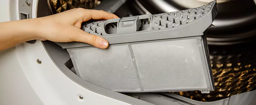 Signs Of A Clogged Dryer Lint Trap in Greenfield, Indiana